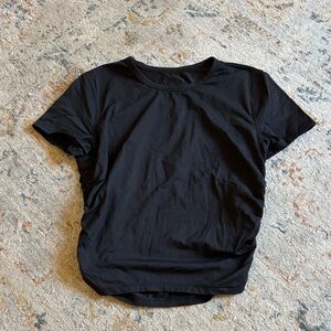 Lululemon ruched crop black short sleeve